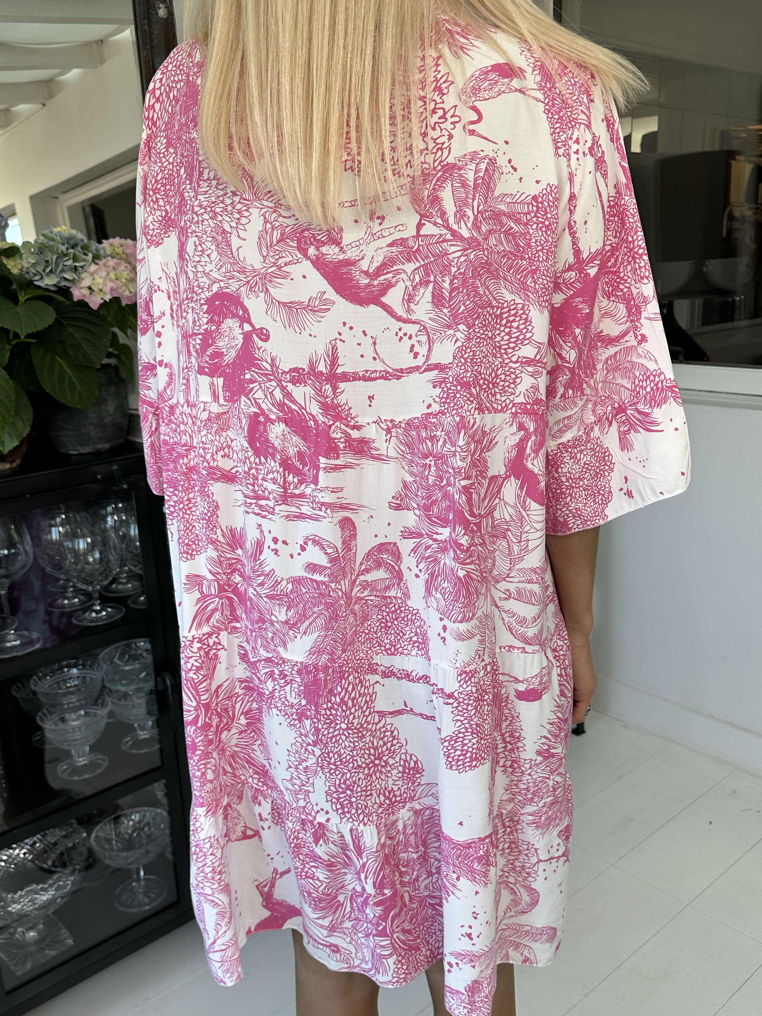 Abbie - Sød kjole med junglemotiv